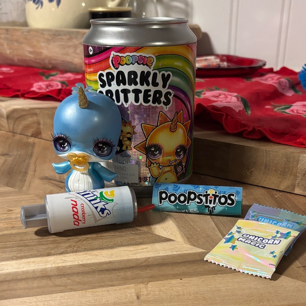Poopsie sparkly critters surprise
